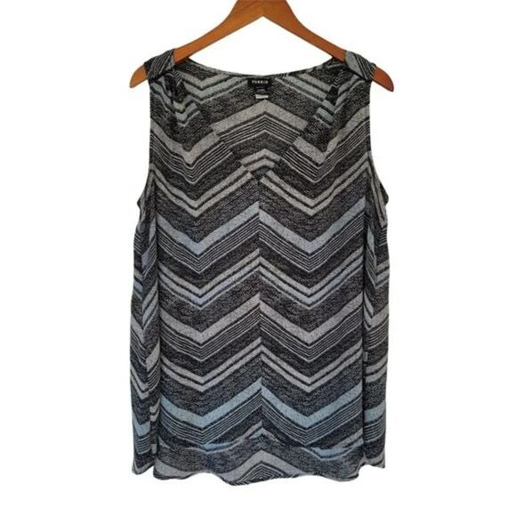 Torrid Sleeveless Blouse Chevron Printed Womens Size L Black White V Neck - Picture 1 of 10